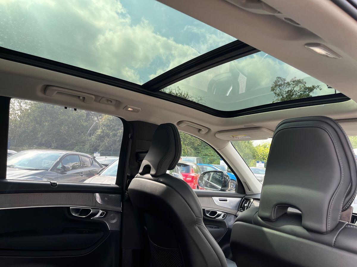 Volvo XC90 Photo 17