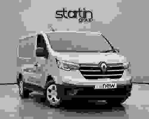 Renault Trafic 2.0 dCi Blue 30 Advance SWB Euro 6 (s/s) 5dr Grey at Startin Group