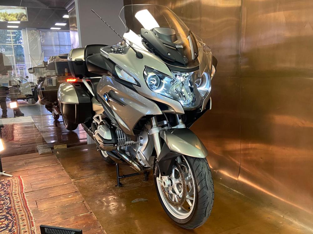 BMW R 1200 RT Photo at-2294d4f8cc284edd8899a11ac802da2e.jpg