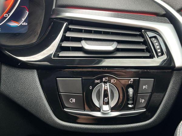 BMW 5 Series Photo at-229e70ecac26457c80e857b32754be78.jpg