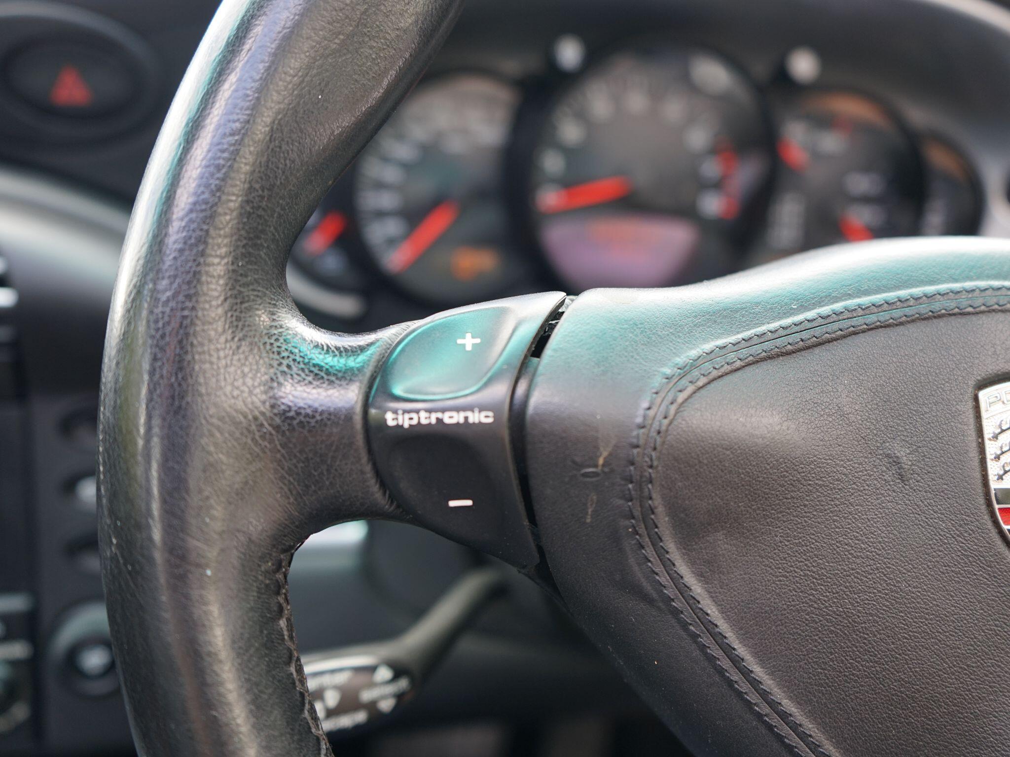 Porsche 911 3.6 996 Turbo Coupe 2dr Petrol Tiptronic S AWD (339 g/km, 414 bhp) — photo 22