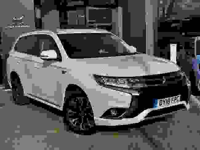 Used 2018 Mitsubishi Outlander 2.0h 12kWh 4h CVT 4WD Euro 6 (s/s) 5dr White at West Riding