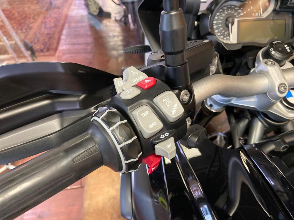 BMW R 1200 GS Photo at-22eeb95726ac4dd98b1a70a79fca37c5.jpg