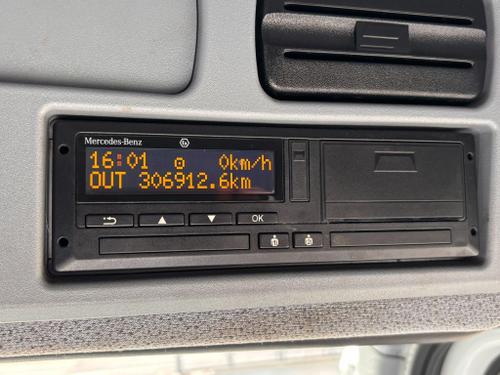 Mercedes-Benz Atego Photo at-232830821688410db95270b1e9bfb8d5.jpg