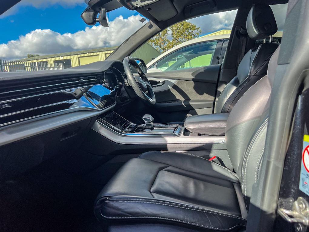 Used Audi Q8 KN70CZX 3