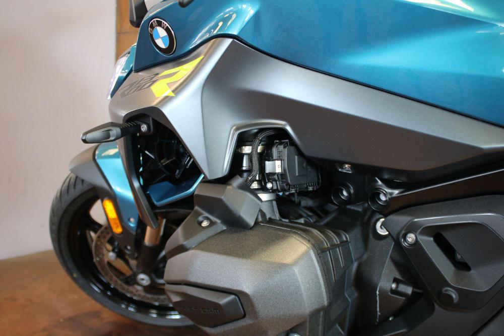 BMW R 1300 R Photo at-23523a5d7f3e4fbc9794630c66c33265.jpg