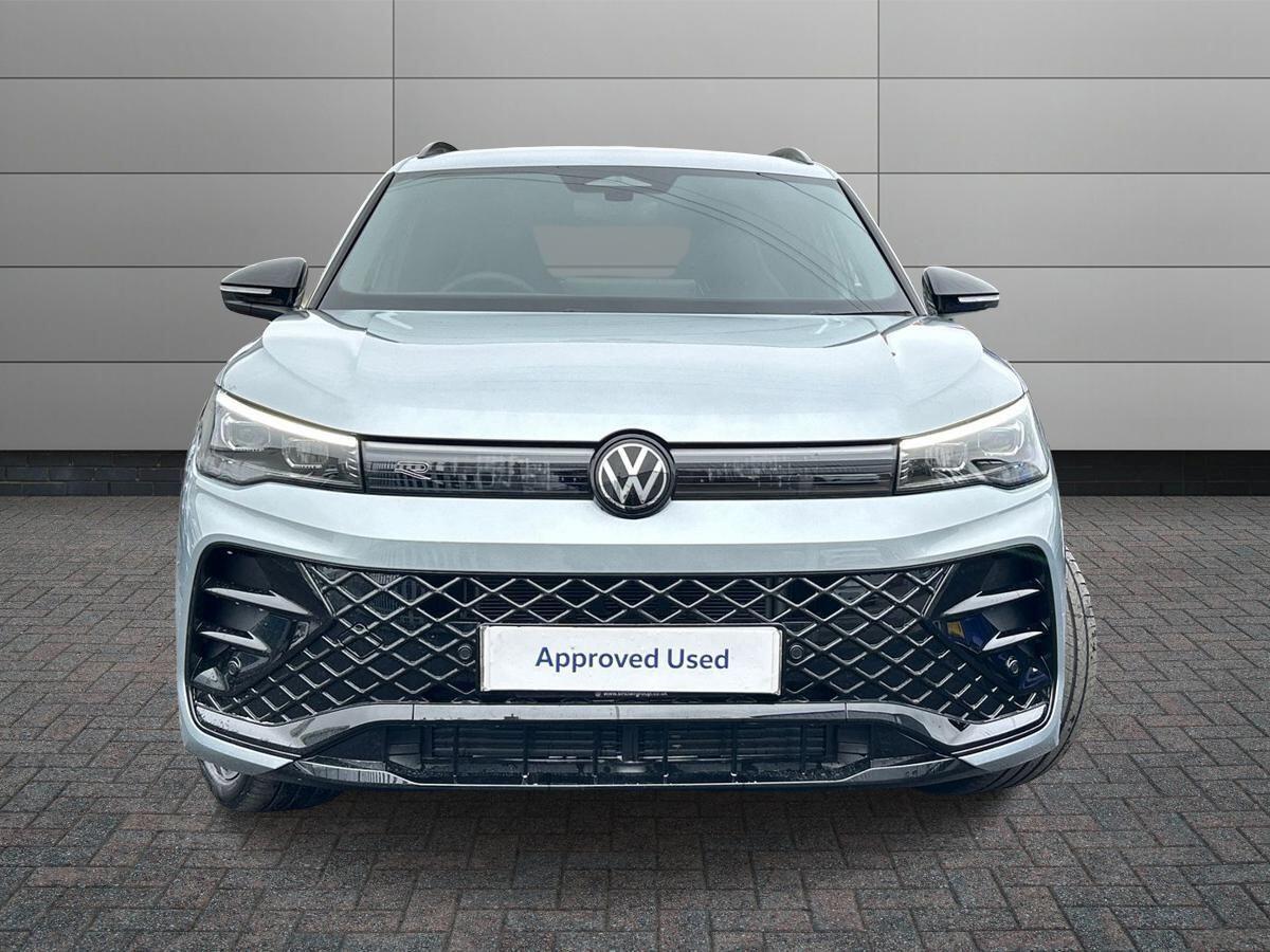 Volkswagen Tiguan Photo at-23801eb80bd1403682047618452fa434.jpg