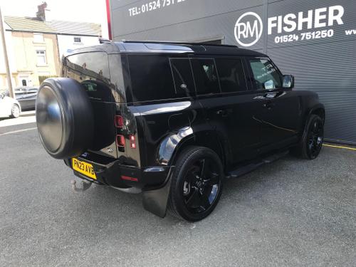 Land Rover Defender 110 Photo at-2388ae43514e4c3ba9cc5fa94d78400b.jpg