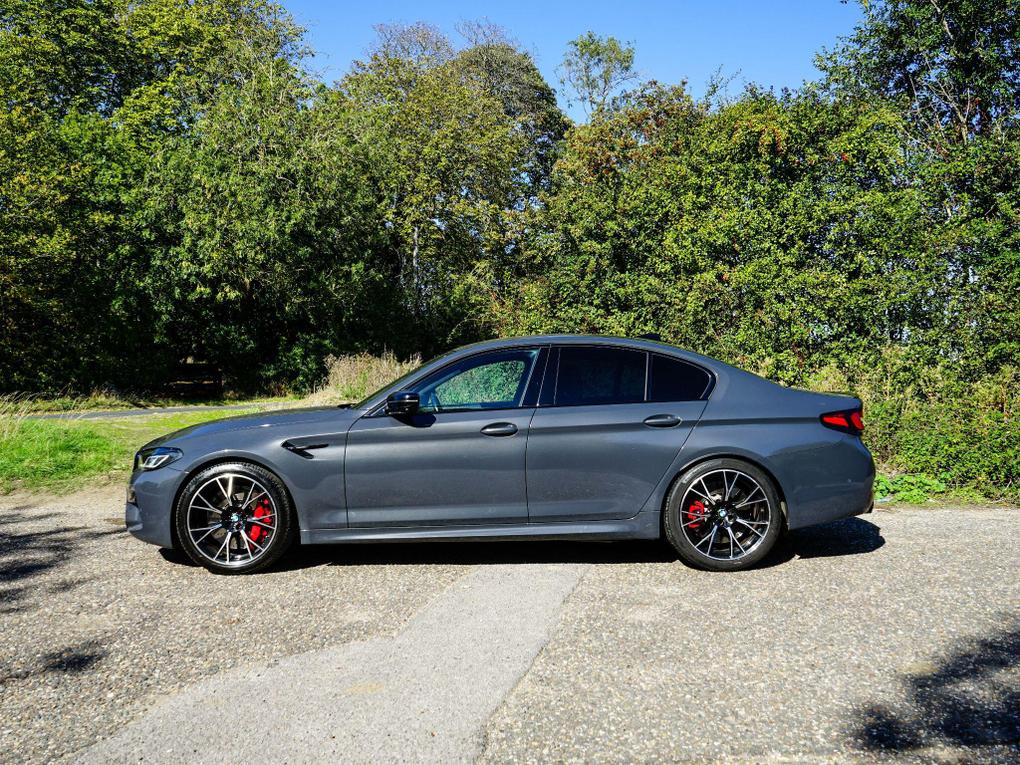 Used BMW M5 YG71ZNA 2