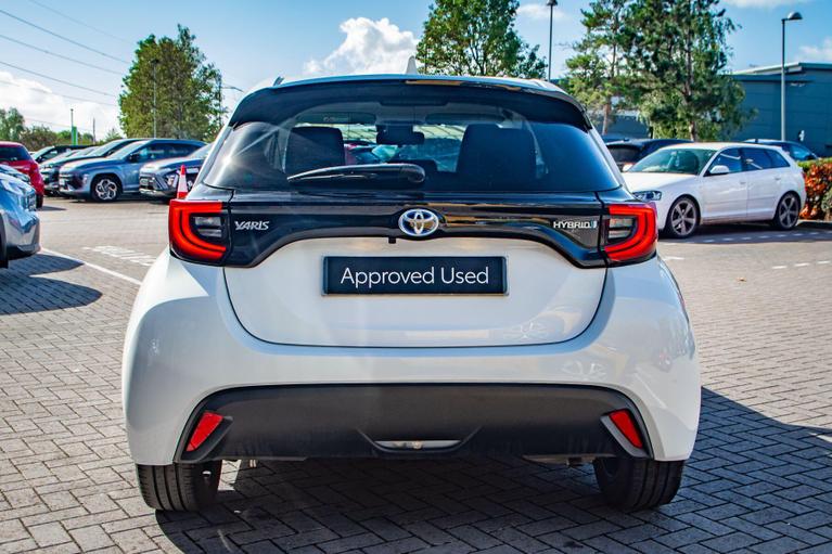 Used Toyota Yaris RE73SVD 4