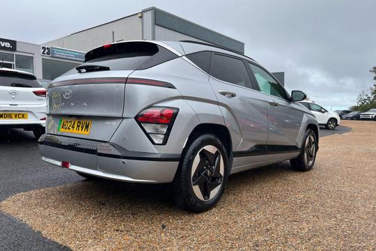 Hyundai KONA Photo at-24221e5a691643598e09af795c087bff.jpg