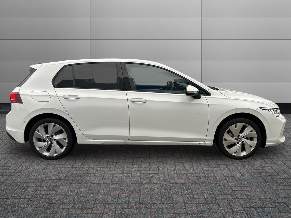 Volkswagen Golf Photo at-243f381d1ae74790821522d3ac2e5757.jpg