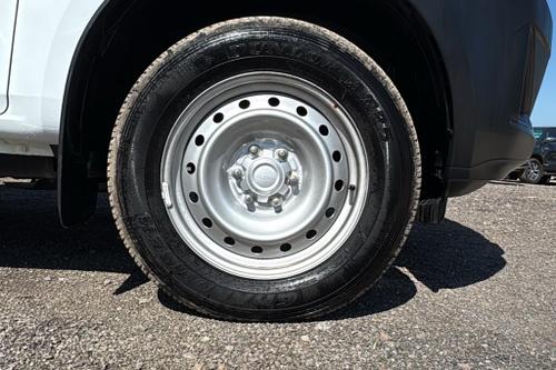 Isuzu D-MAX Photo at-2459738423ad4240b9a9ae8ad5b83b84.jpg