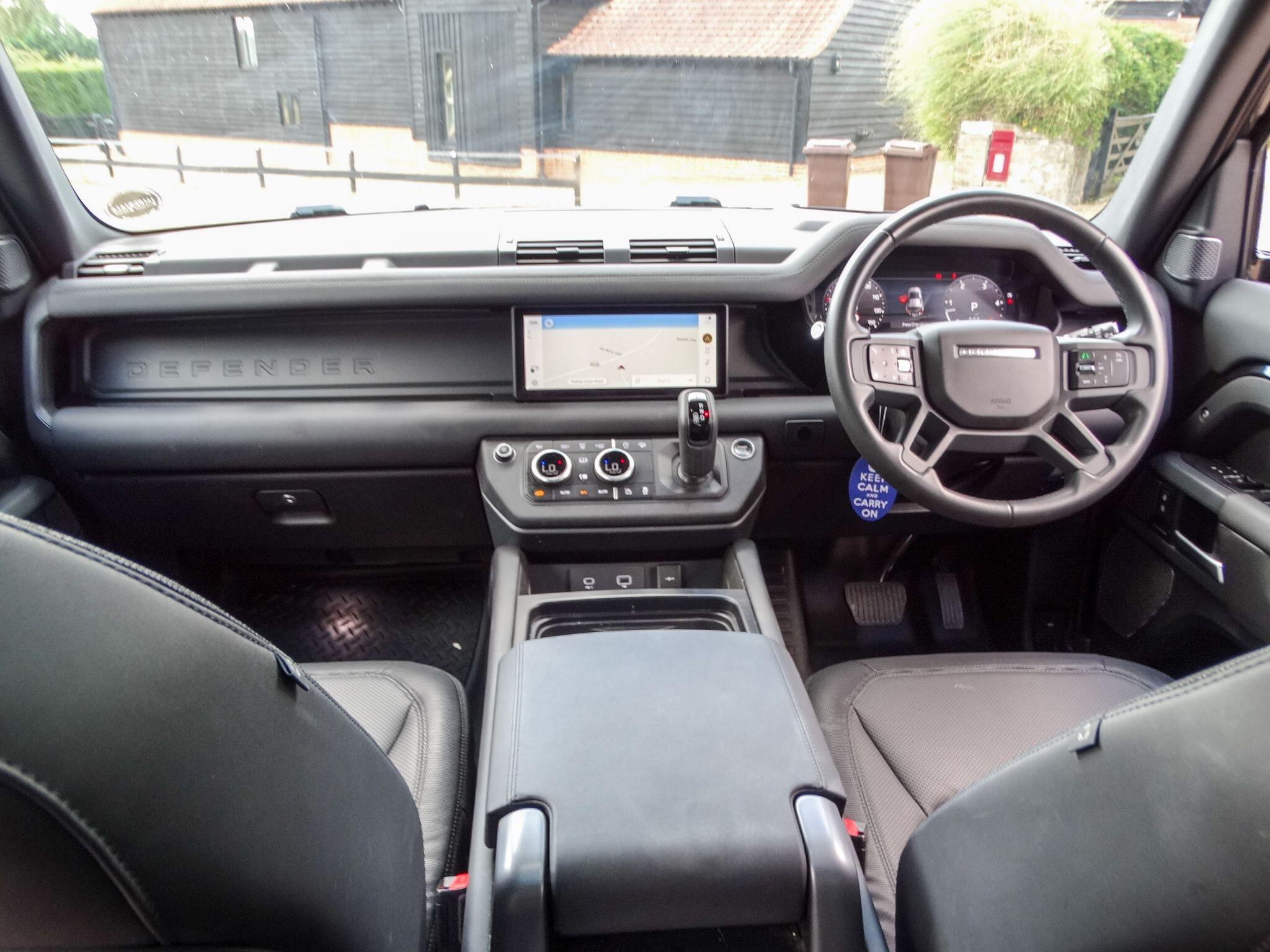 Land Rover Defender 110 3.0 D300 MHEV X-Dynamic SE Auto 4WD Euro 6 (s/s) 5dr — photo 12