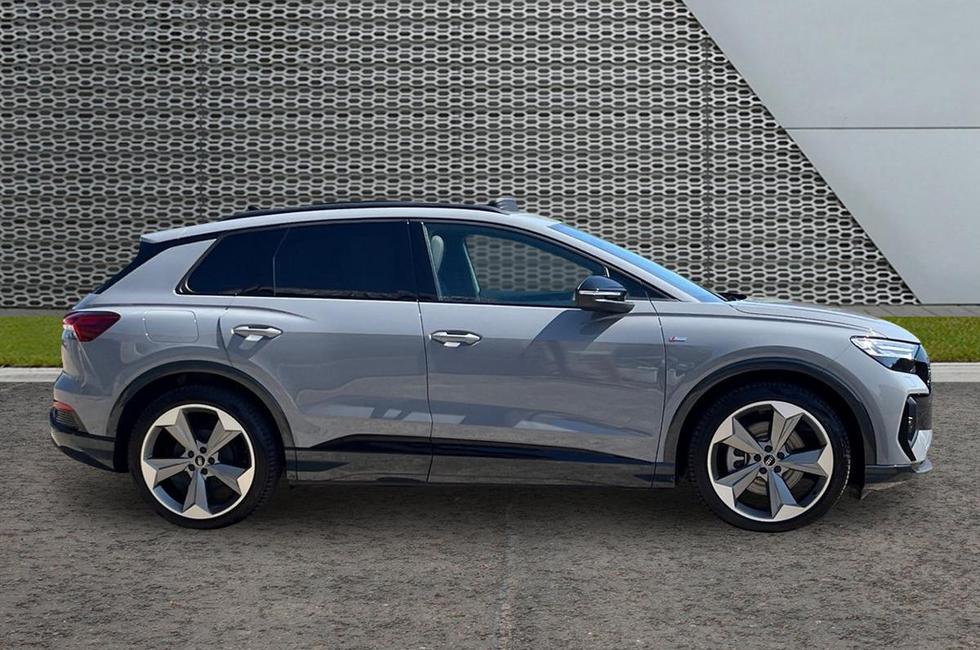 Audi Q4 Photo at-24acc077740b4ff3b9f2f306b7111bc9.jpg