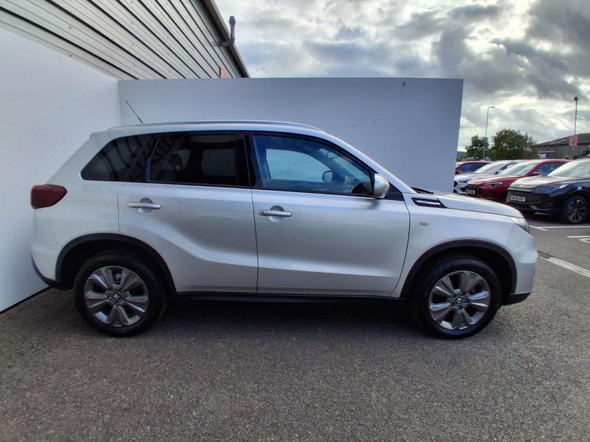Suzuki Vitara Photo at-24bcd9265cb84023990863fbf701dc2e.jpg