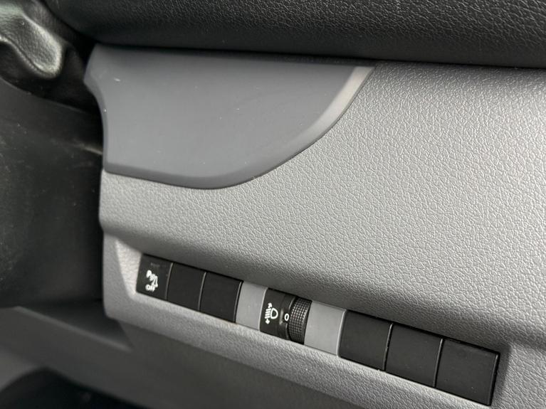 Used Vauxhall Vivaro LB70LKC 21