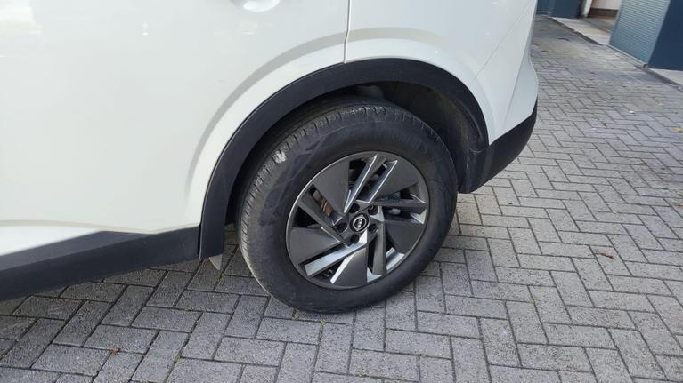 Used Nissan Qashqai FV23USY 13