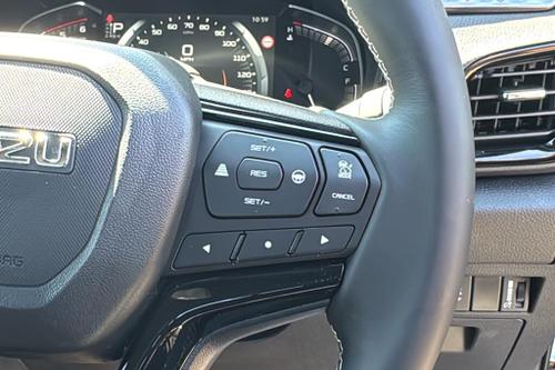 Isuzu D-MAX Photo at-255ad6481fb1472f838dcb7c324ff68e.jpg