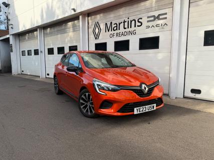 Used 2023 Renault Clio 1.6 E-TECH Evolution Auto Euro 6 (s/s) 5dr at Martins Group