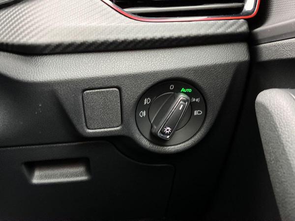 Skoda Kamiq Photo at-259f53321bc145d1b19d8bb02acc3033.jpg