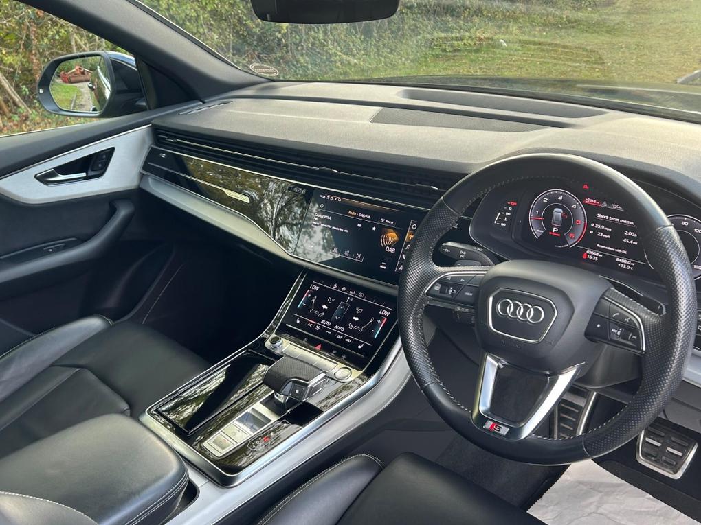 Used Audi Q8 KN70CZX 3