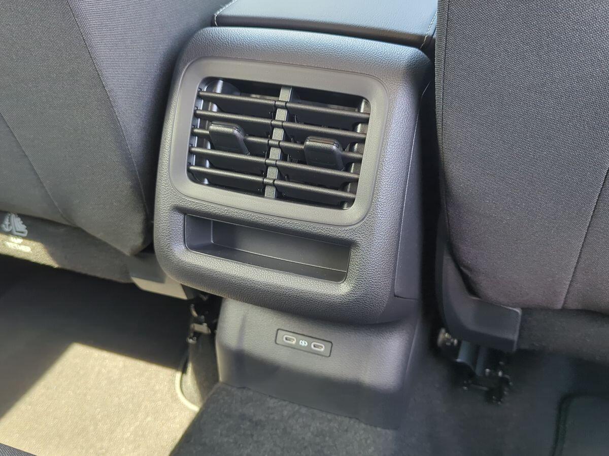 Volkswagen T-Roc Photo at-2618f1c3940746d08e70b202afdd5481.jpg