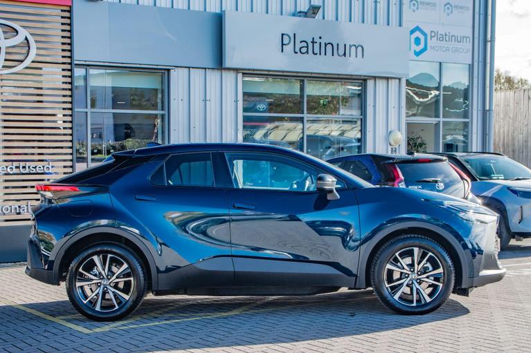 Used Toyota C-HR WU75FZC 3