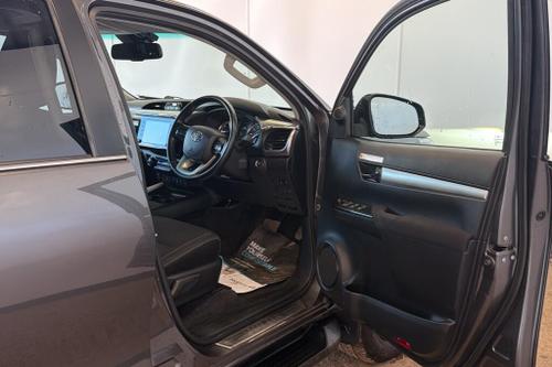 Toyota HILUX Photo at-26e2db63408f418780f9097473186a29.jpg