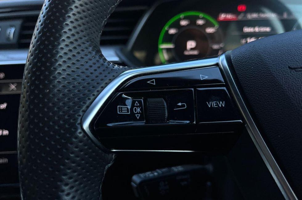 Audi e-tron Photo at-27250778baa843d68a7b49b4ad01b90c.jpg