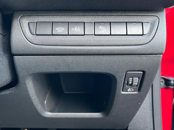 Used Peugeot 2008 BF68CTO 51