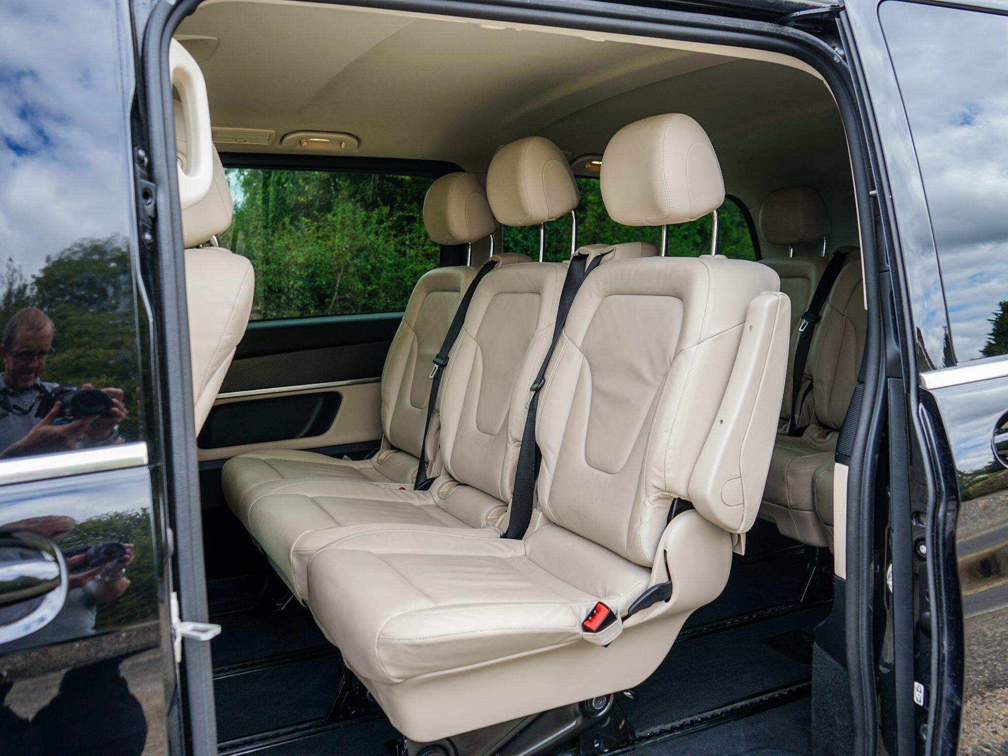 Mercedes-Benz V Class 2.0 V300d Premium G-Tronic+ Euro 6 (s/s) 5dr (8 Seat Extra Long) — photo 3