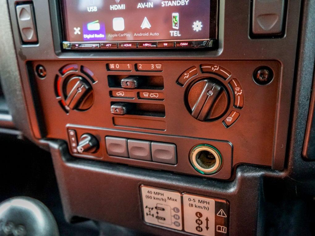 Used Land Rover Defender 110 BXI3945 31