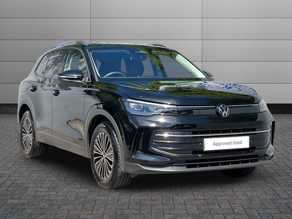 Volkswagen Tiguan Photo at-2752b77ad14042aaaf0a3cd69743107c.jpg