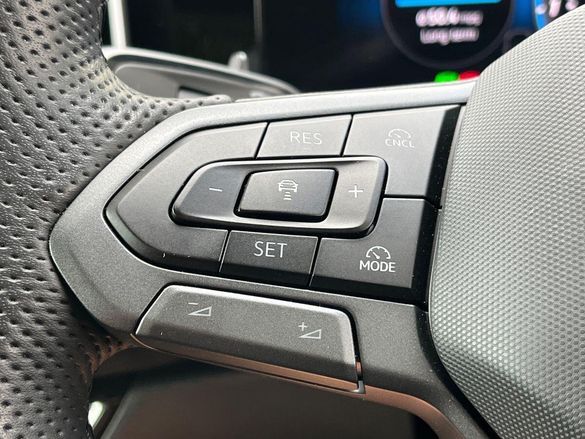 Volkswagen Passat Photo at-27576a551ca94e9fa8e004a63c4eb908.jpg