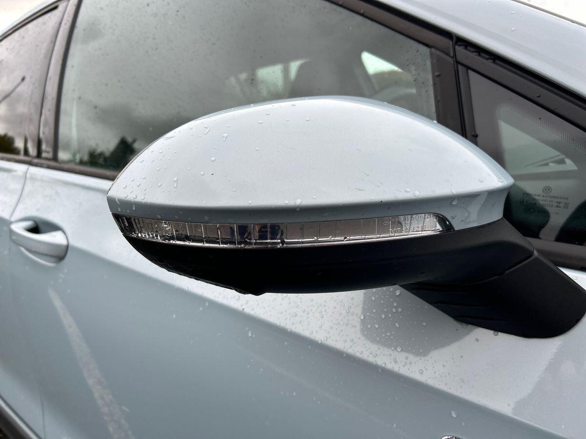 Volkswagen Golf Photo at-275c59410994460992fc544a427e7cdd.jpg