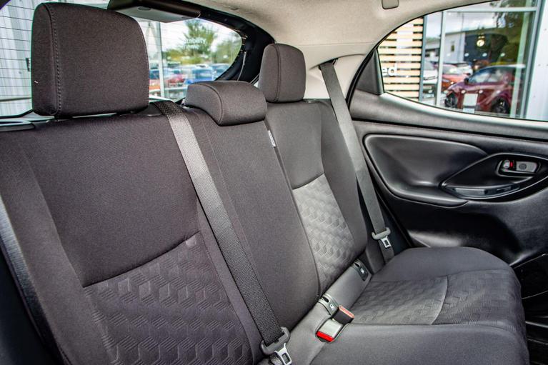 Used Toyota Yaris VN75RLV 11