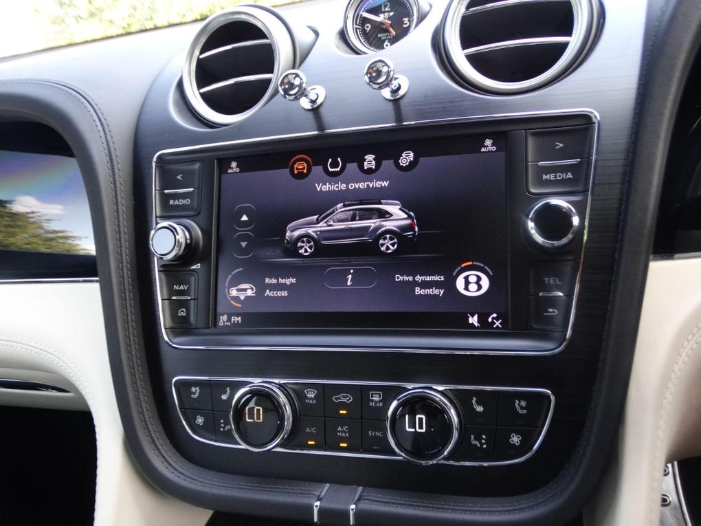 Used Bentley Bentayga Y123CTS 29