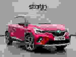 Used ~ RENAULT CAPTUR Techno TCe 90 MY22 flame red with diamond black roof at Startin Group