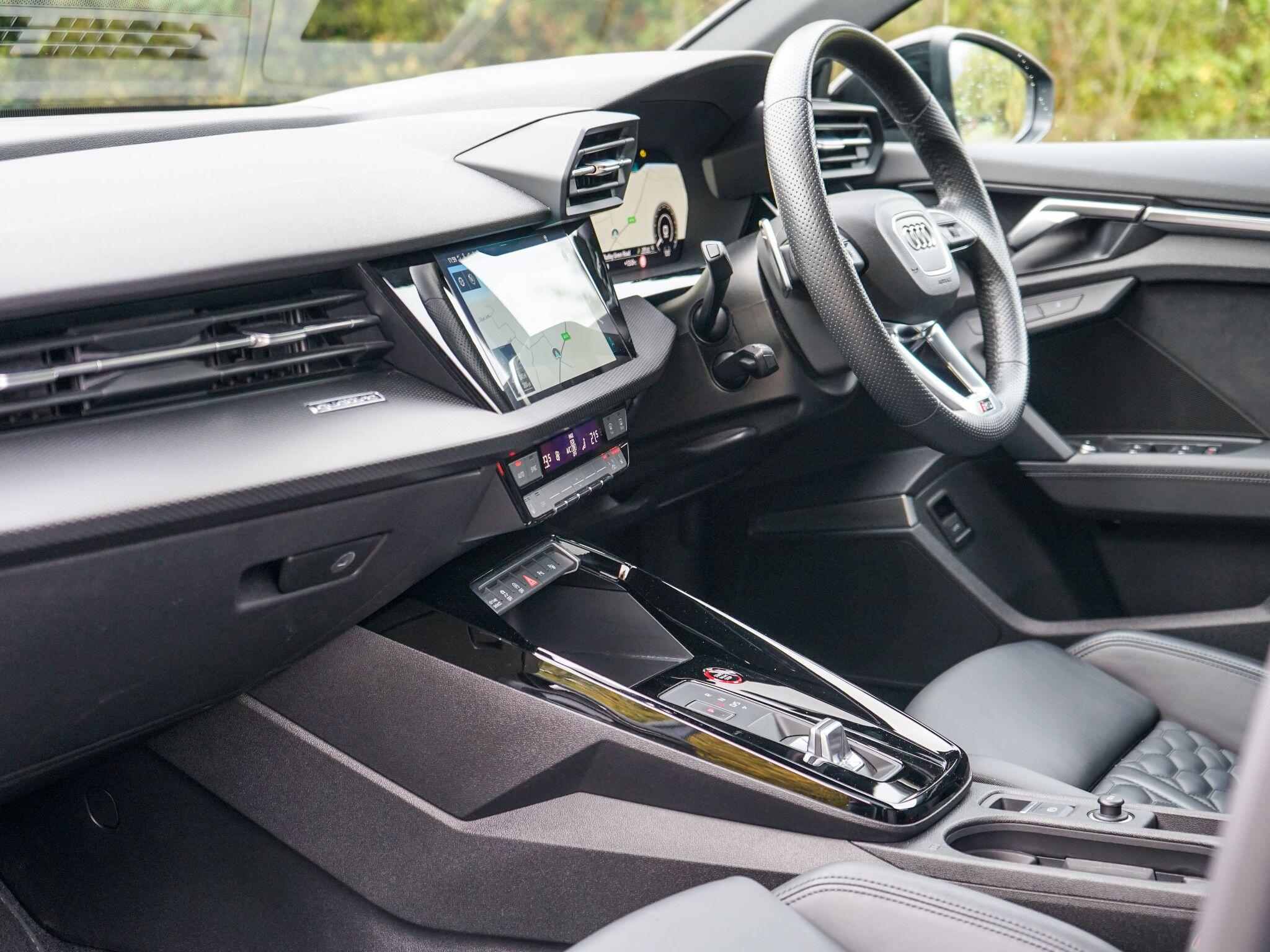 Audi RS3 2.5 TFSI Vorsprung Sportback S Tronic quattro Euro 6 (s/s) 5dr — photo 18