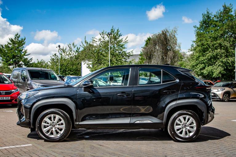 Used Toyota Yaris Cross KR75EFE 18