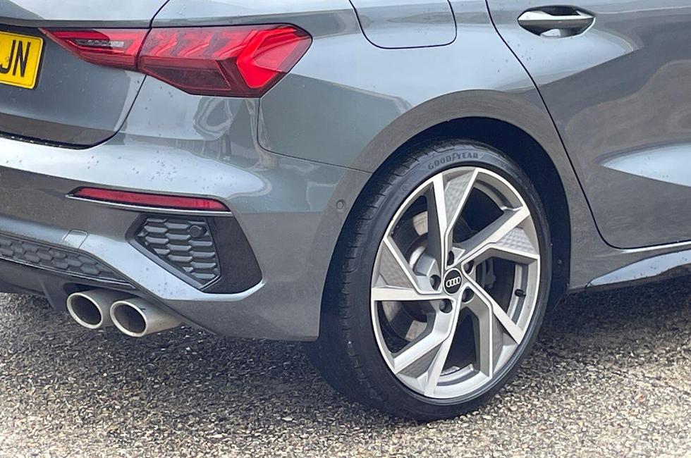 Audi S3 Sportback Photo at-28842cc3280e456881564ce6a494a8a3.jpg