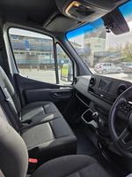 Mercedes-Benz Sprinter Photo 7