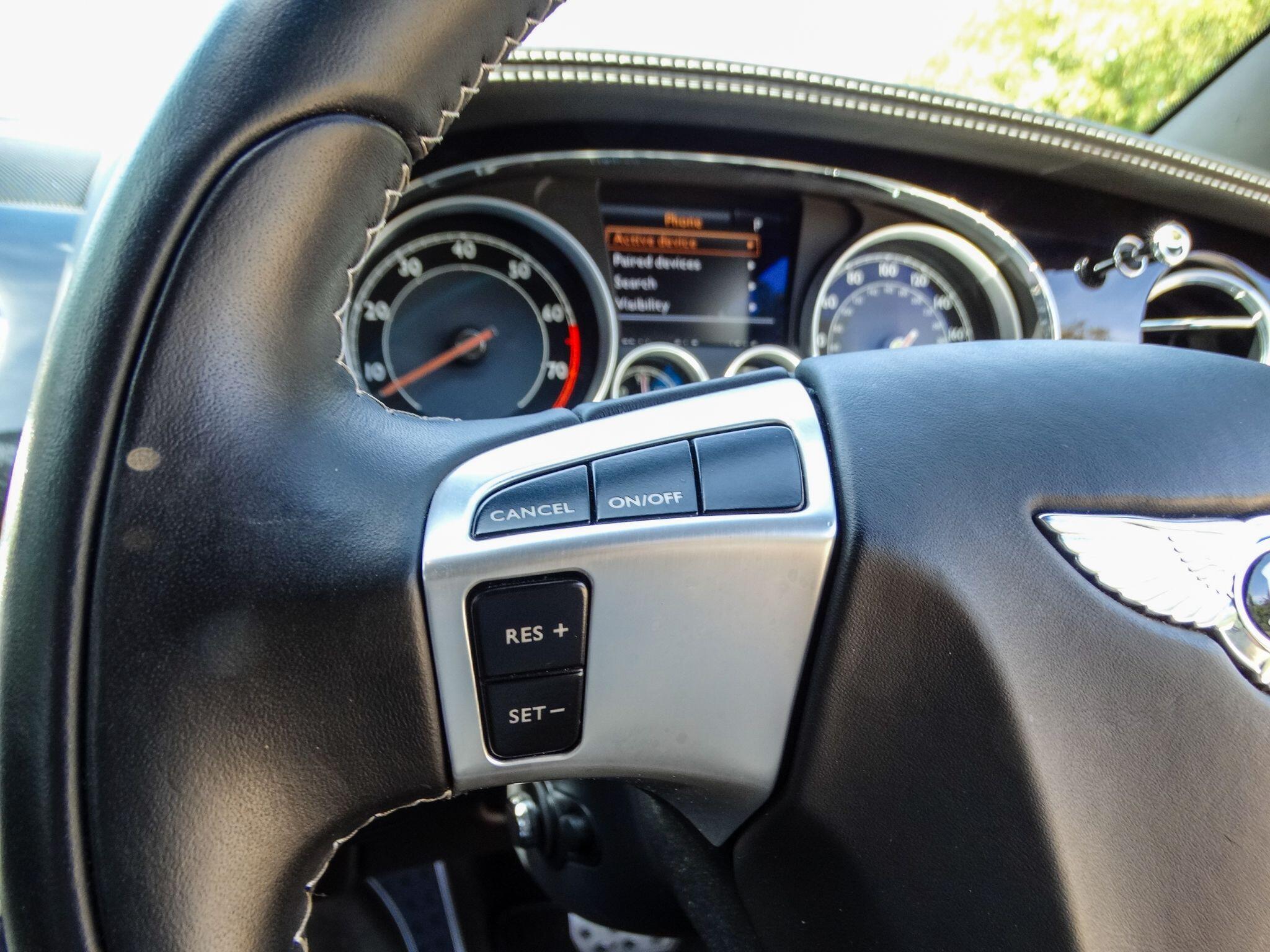 Bentley Continental 4.0 V8 GTC Convertible 2dr Petrol Auto 4WD Euro 5 (507 ps) — photo 27