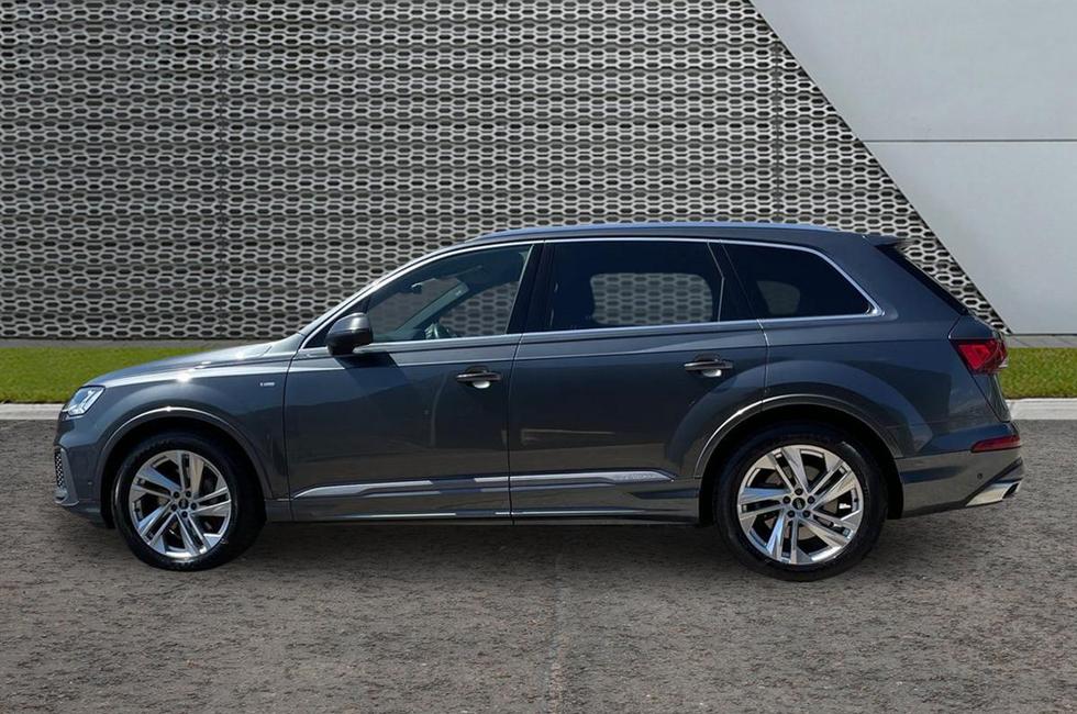 Audi Q7 Photo at-28bcf3873d11448e819b9f4f724469b1.jpg