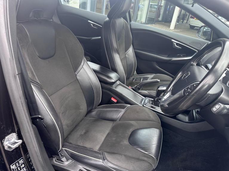 Used Volvo V40 RK67FUB 10