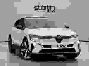 Used 2022 Renault Megane E-Tech EV60 60kWh optimum charge techno Auto 5dr White at Startin Group