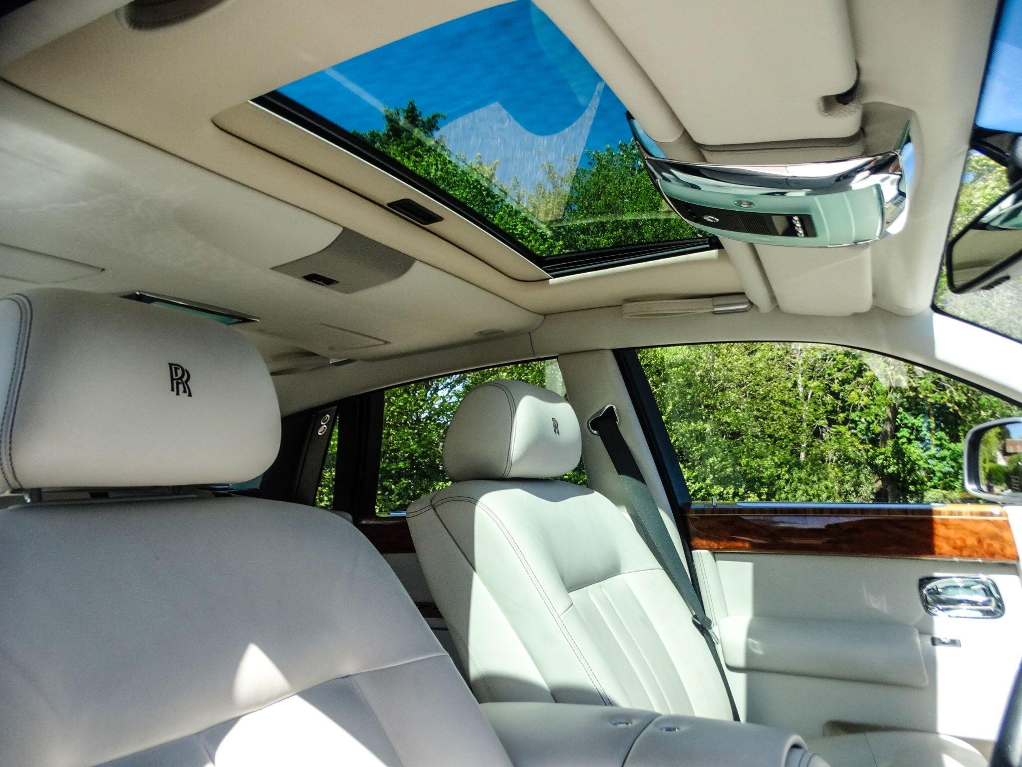 Rolls-Royce Phantom 6.7 V12 Saloon 4dr Petrol Auto Euro 5 (453 bhp) — photo 25
