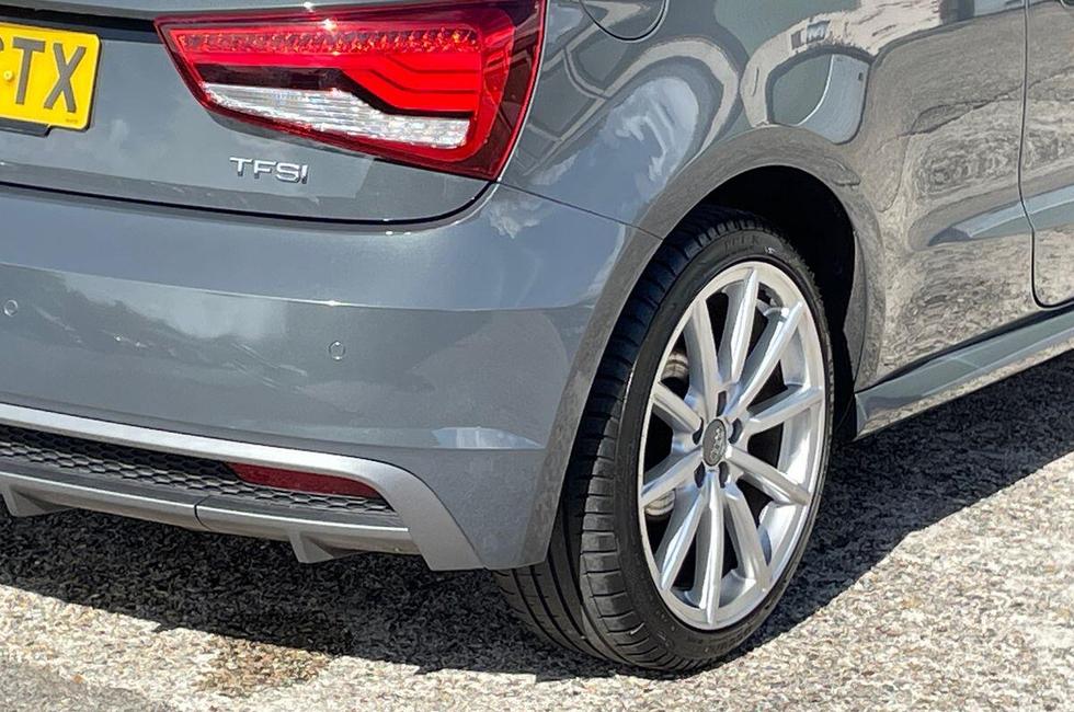 Audi A1 Photo at-292491ac08e9472383e27f1ae42080dc.jpg
