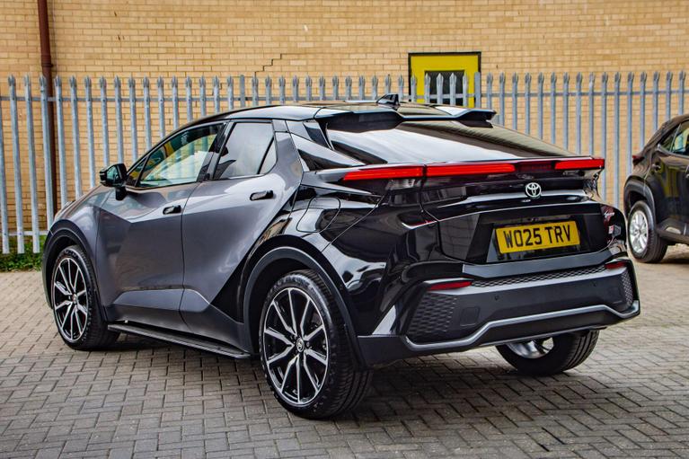 Used Toyota C-HR WO25TRV 8